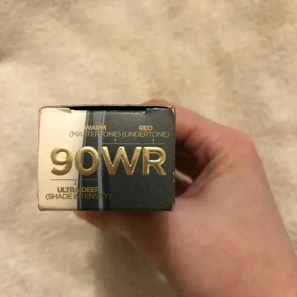 Urban Decay Stay Naked liquid foundation - Picture 2 of 3